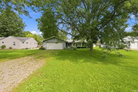 4609 Doenges Dr, Fort Wayne, IN 46815