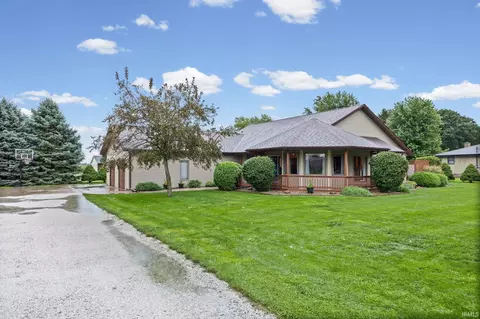 313 N Davis St, Wolcott, IN 47995