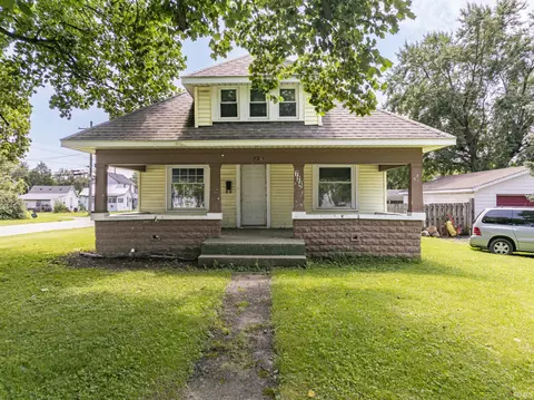 724 E 29th St, Marion, IN 46953