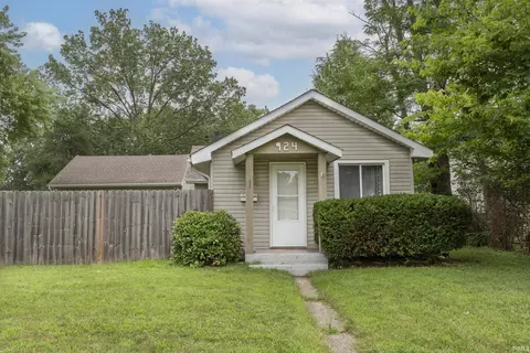 924 W Marion St, Mishawaka, IN 46545