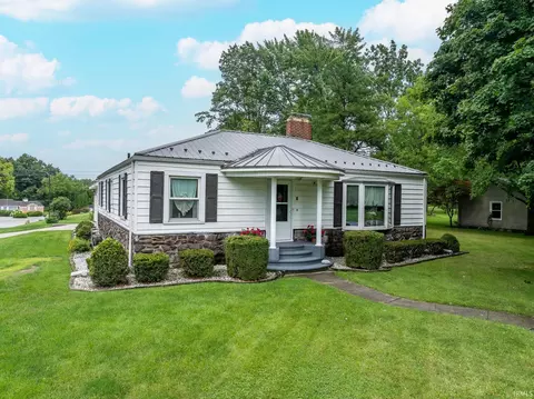Exterior - 20 Parkway Dr, Wabash, IN 46992 photo 4 of 11