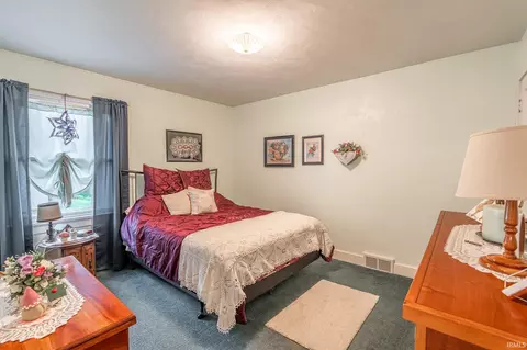 Bedroom - 20 Parkway Dr, Wabash, IN 46992 photo 3 of 3