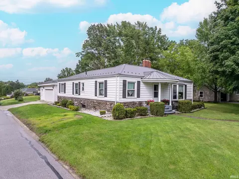 Exterior - 20 Parkway Dr, Wabash, IN 46992 photo 5 of 11
