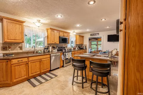 Kitchen - 20 Parkway Dr, Wabash, IN 46992 photo 2 of 2