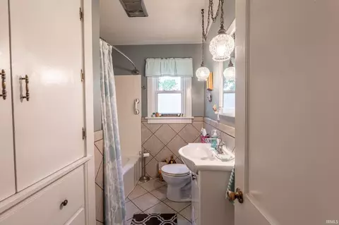 Bath - 20 Parkway Dr, Wabash, IN 46992 photo 3 of 3