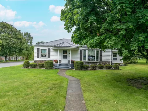 Exterior - 20 Parkway Dr, Wabash, IN 46992 photo 2 of 11
