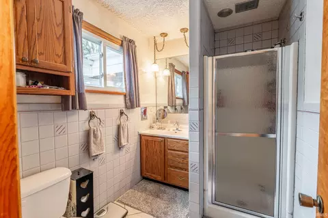 Bath - 20 Parkway Dr, Wabash, IN 46992 photo 2 of 3