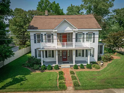 922 Granary St, New Harmony, IN 47631