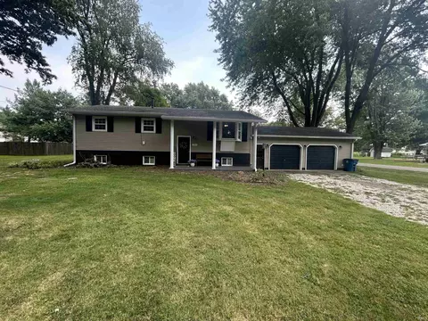 906 N Hillcrest Rd, Vincennes, IN 47591