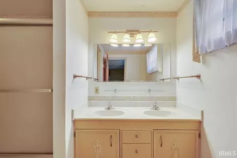 Bath - 3522 E Grandview Dr, Bloomington, IN 47408 photo 1 of 1