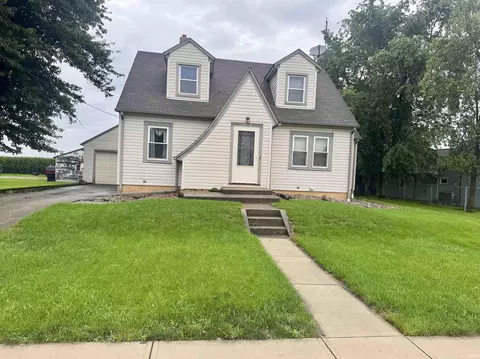11529 Edgewater Ave, Hoagland, IN 46745