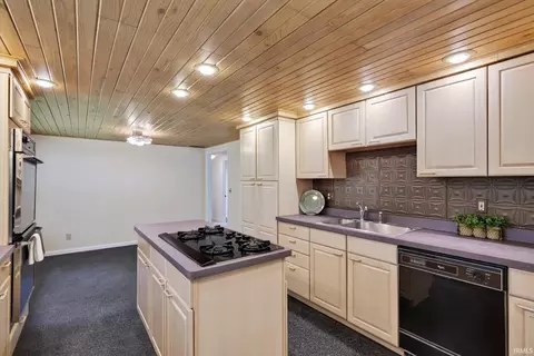 Kitchen - 4242 W Beech Ln, Bloomington, IN 47404 photo 5 of 6