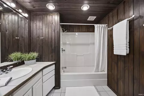Bath - 4242 W Beech Ln, Bloomington, IN 47404 photo 1 of 3