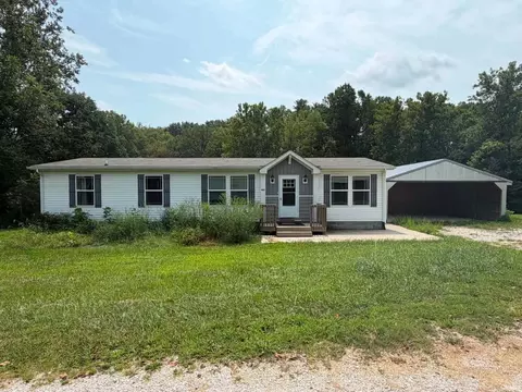 957 S Ridgecrest Ln, Paoli, IN 47454