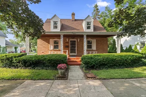 916 E Grove St, Mishawaka, IN 46545