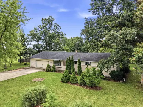 1718 Union Chapel Rd, Fort Wayne, IN 46845