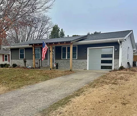 18 Lynwood Dr, Washington, IN 47501