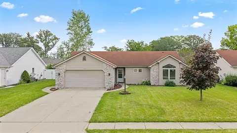 729 S Valley River Dr, Columbia City, IN 46725