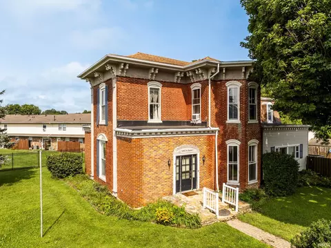 8200 W Smith St, Yorktown, IN 47396