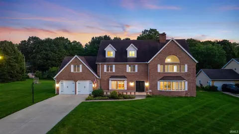 17470 Skyline Dr, South Bend, IN 46614
