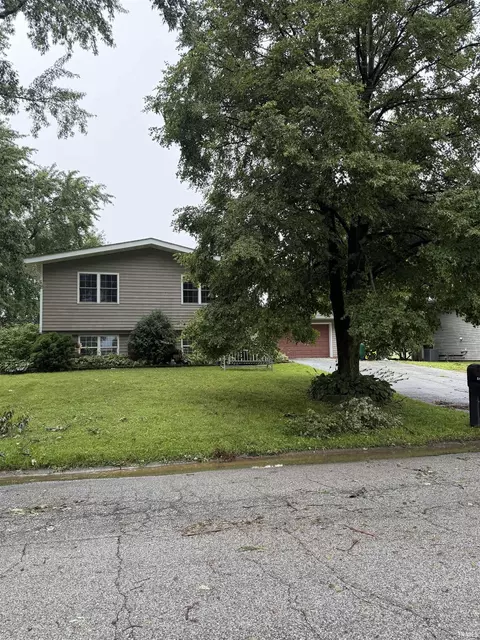 534 Robyn Rd, Valparaiso, IN 46385