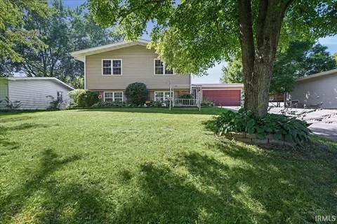 534 Robyn Rd, Valparaiso, IN 46385