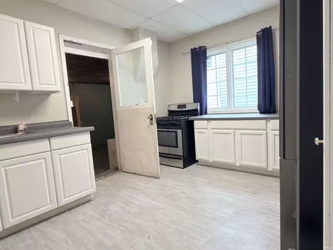 Kitchen - 134 E Calvert St, South Bend, IN 46613 photo 3 of 3