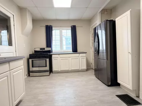 Kitchen - 134 E Calvert St, South Bend, IN 46613 photo 1 of 3