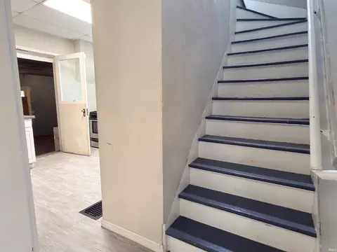 Entry Way - 134 E Calvert St, South Bend, IN 46613 photo 1 of 4