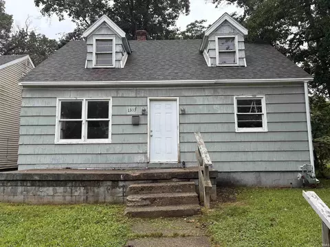 1333 Johnson St, South Bend, IN 46628