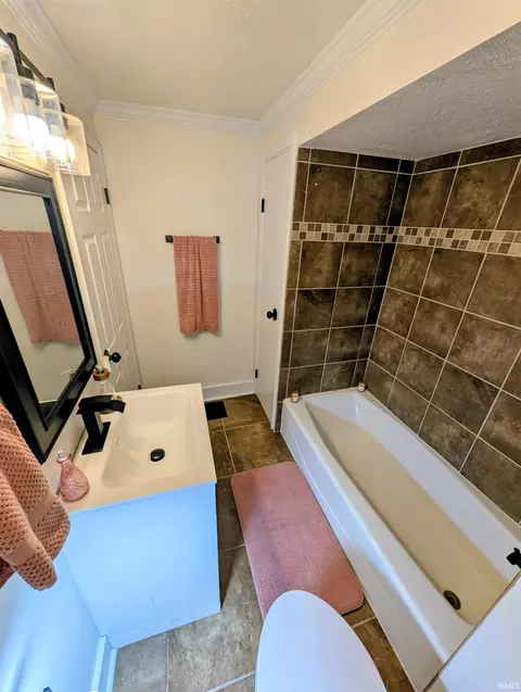 Bath - 827 Ewing Ave, South Bend, IN 46613 photo 7 of 8