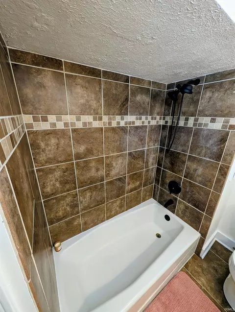 Bath - 827 Ewing Ave, South Bend, IN 46613 photo 2 of 8
