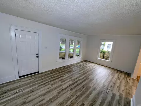 Living - 827 Ewing Ave, South Bend, IN 46613 photo 1 of 6