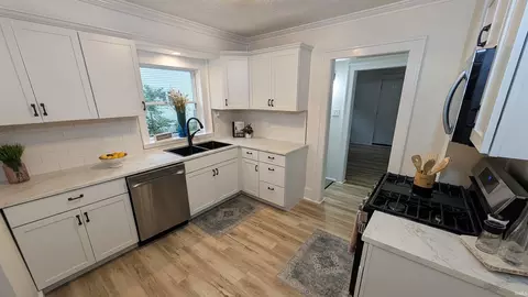 Kitchen - 827 Ewing Ave, South Bend, IN 46613 photo 2 of 4