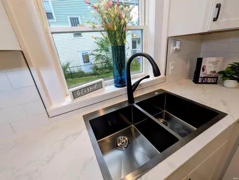Kitchen - 827 Ewing Ave, South Bend, IN 46613 photo 3 of 4