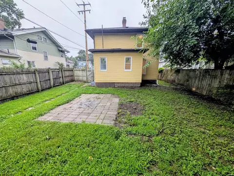 Exterior - 827 Ewing Ave, South Bend, IN 46613 photo 6 of 11