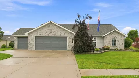 1308 W Crooked Tree Dr, Columbia City, IN 46725