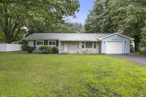 3703 W Old Road 30, Warsaw, IN 46580