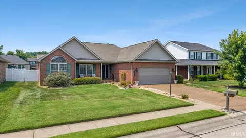 9200 Clear Creek Dr, Evansville, IN 47711