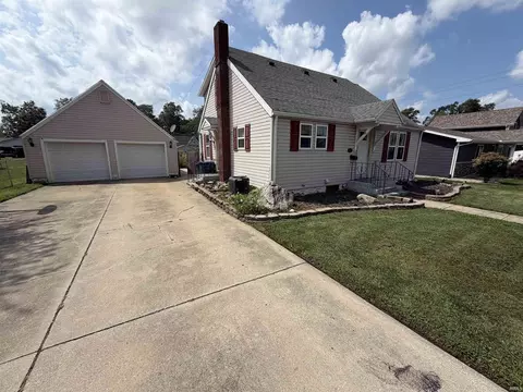 323 N Marshall St, Bremen, IN 46506
