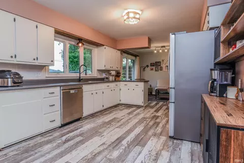 Kitchen - 327 Brookside Ln, Plainfield, IN 46168 photo 2 of 2