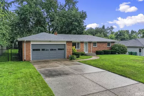 709 Redbud Ln, New Castle, IN 47362