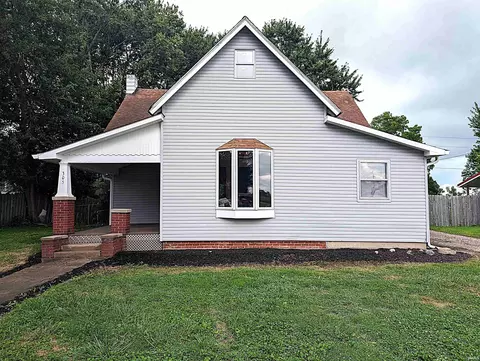 305 N Main St, New Ross, IN 47968