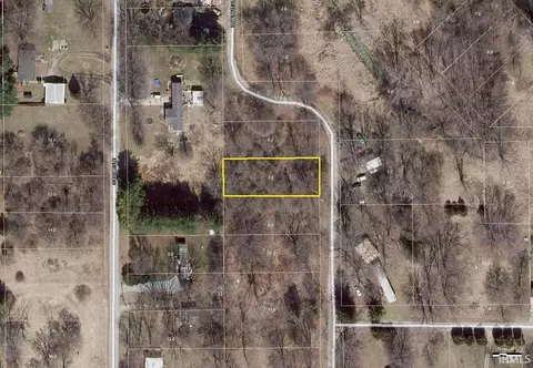Walnut Lane, Rochester, IN 46975