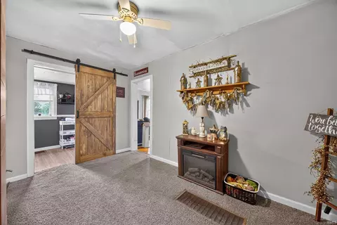 Entry Way - 1556 Rabbitsville Rd, Mitchell, IN 47446 photo 4 of 4