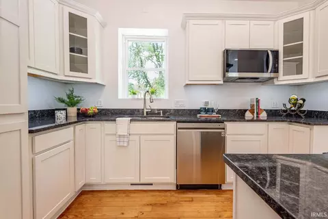 Kitchen - 7425 S Harmony Rd, Bloomington, IN 47403 photo 2 of 2