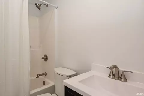 Bath - 7425 S Harmony Rd, Bloomington, IN 47403 photo 2 of 3