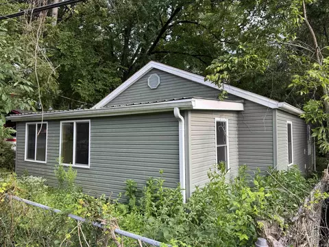 1018 E Thornton Dr, Bloomington, IN 47401 photo 2
