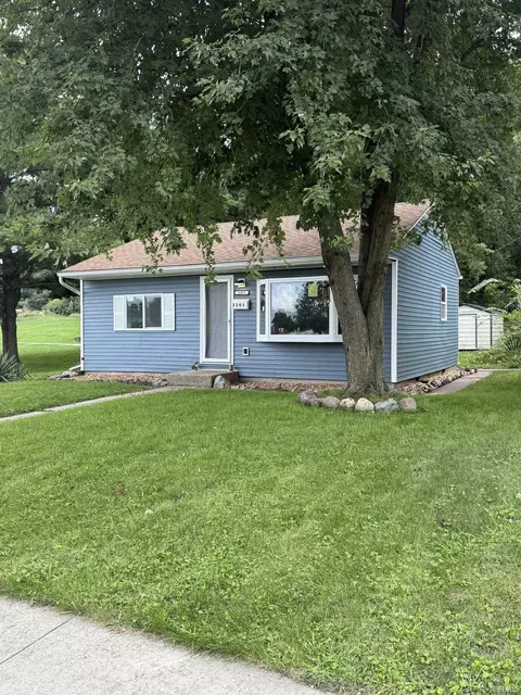 2303 Panama St, Mishawaka, IN 46544