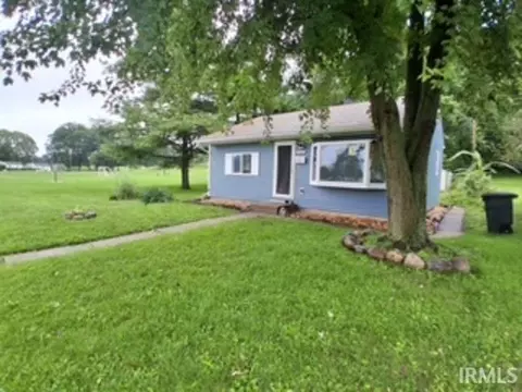 2303 Panama St, Mishawaka, IN 46544